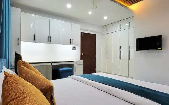 Luxurious 3-bhk Highly Secured & Close to Airport