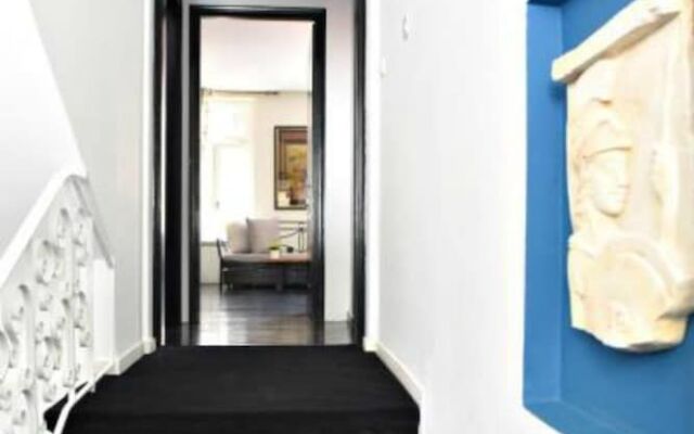 Antisthenes Apartments