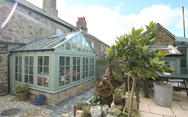 1 Arthur Cottages