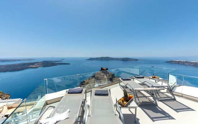 Pearl on the Cliff Hotel & Suites