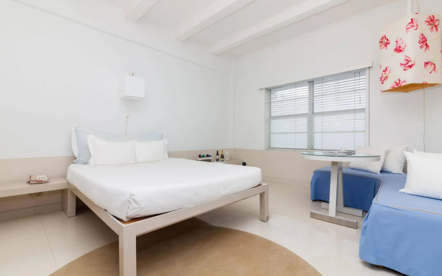 Townhouse Hotel