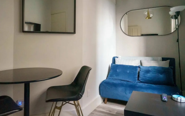 Chic 1BD Flat - W/views of Edinburgh Castle!