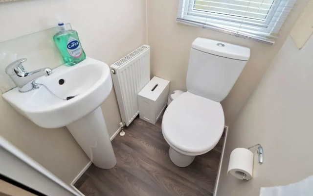 Premium Lodge - Sleeps 8 - Seton Sands Beach