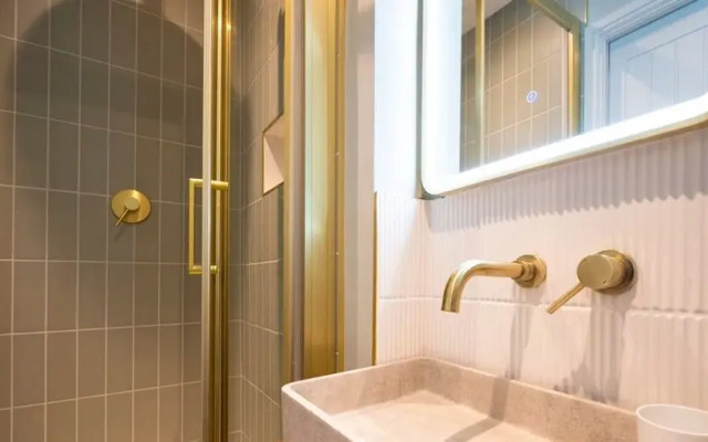 The Loft - 1 Bed Luxury Apartment With Bathtub