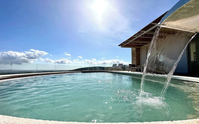 Prestigious Villa Olimpo With Pool And Sea View