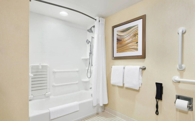 Courtyard by Marriott Newark Downtown