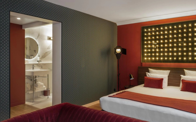 Seven Hotel Paris