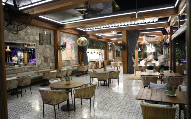 Mare Deluxe Residences & Villas