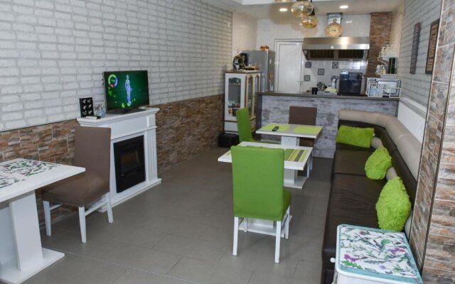 White Rose Family Hotel