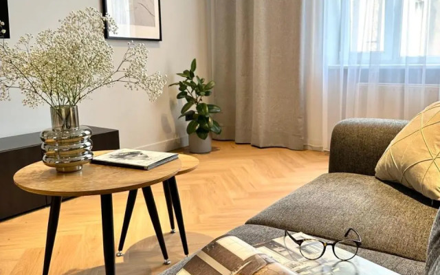 Silver Apartment