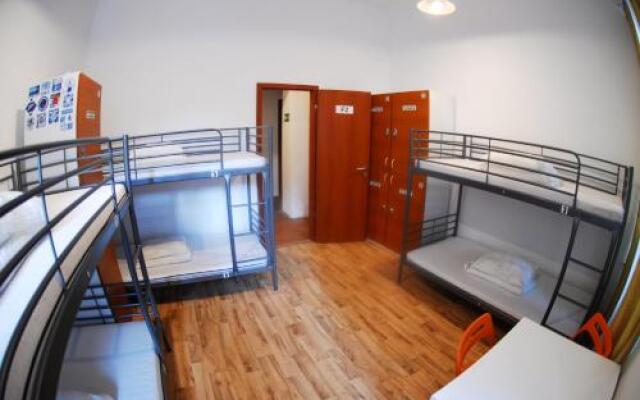 Mandarin Hostel