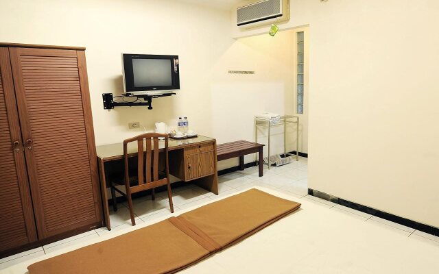 Hotel Sumber Waras