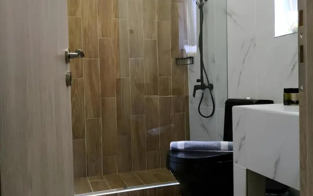 Perfectly located jacuzzi Apt