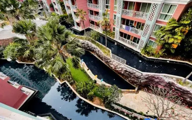 Large Caribbean 1BR Condo near Jomtien Bus Station