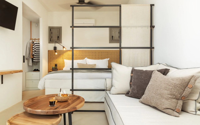 Chora Kythnos Suites