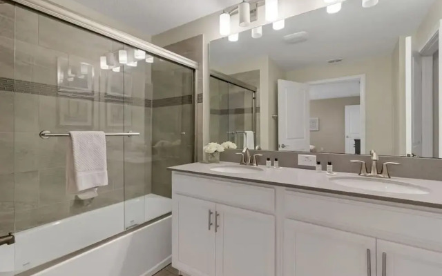Amazing 4bdr w Pool Near Disney - 4914