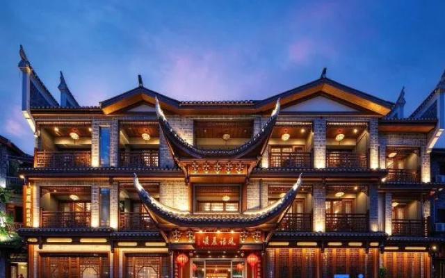 Fengyu Aurora Hotel (Fenghuang Ancient Town · Hongqiao Hotspot) – Exterior – Xiangxi