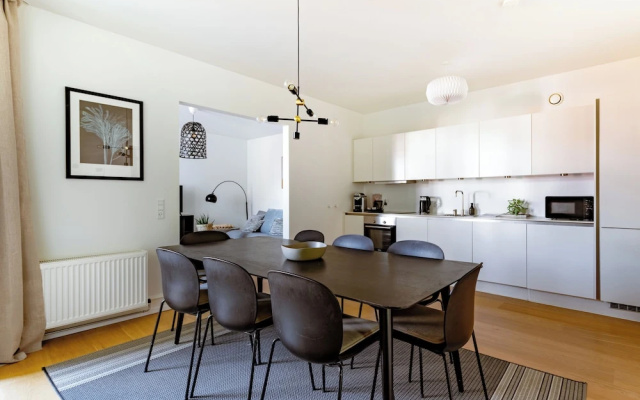 Shield 3 - 3 Bedroom Apartment With Balcony in Central Copenhagen