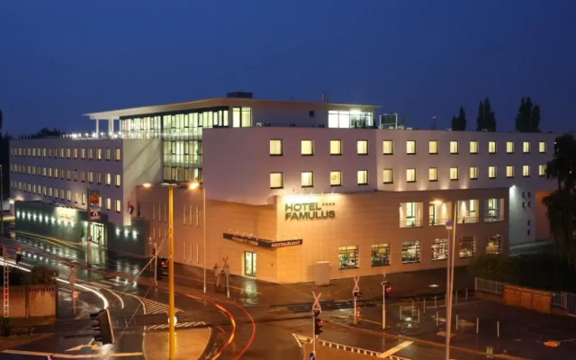 Hotel Famulus Business