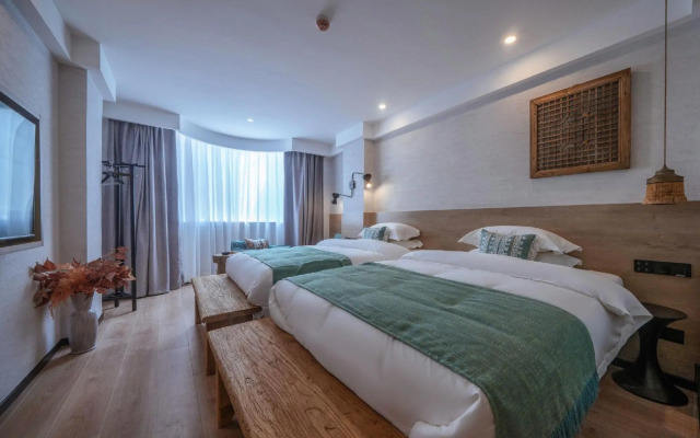 Yunfuli Yinsu Du Fu Thatched Cottage Business and Leisure B&B