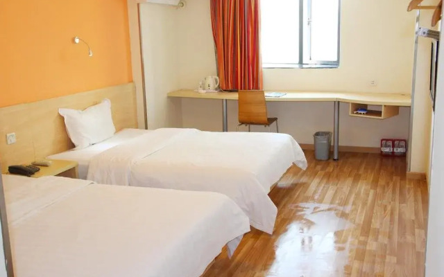 7Days Inn Wuhan Aomen Road Branch