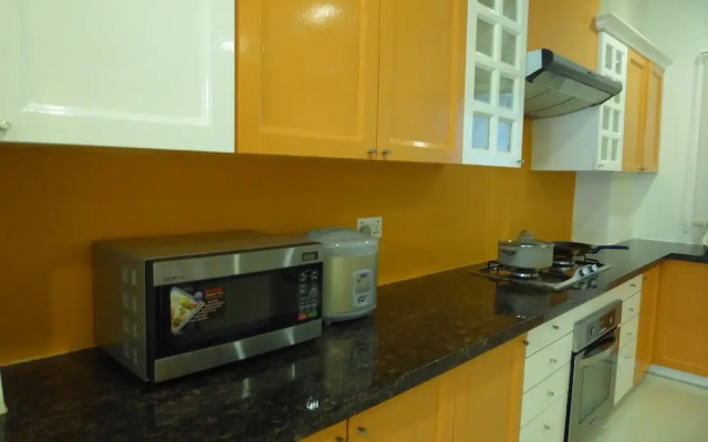 Rimbun Suites & Residences