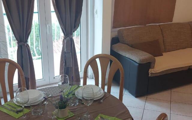 Apartment Meri in Grebastica