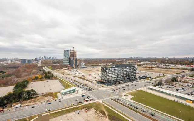 GLOBALSTAY Modern Sonic Way Condos