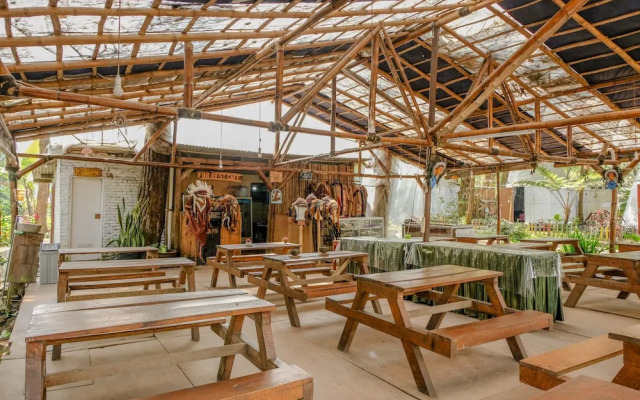 Oyo 1160 Apache Camp Batu