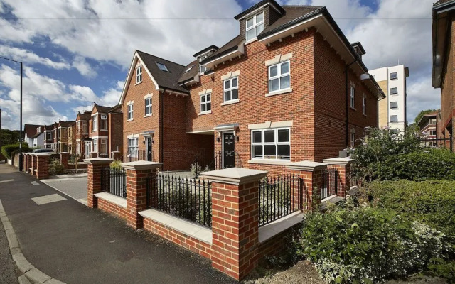 Maidenhead Serviced Apartments - Imperial Court By Flying Butler