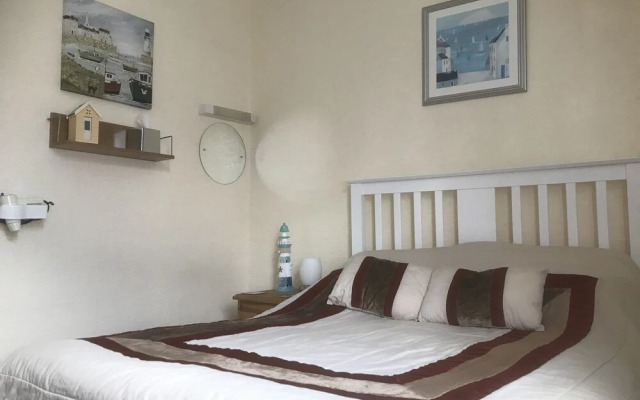 Dolphin Guesthouse
