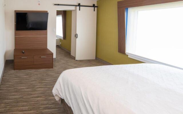 Holiday Inn Express & Suites North Battleford by IHG