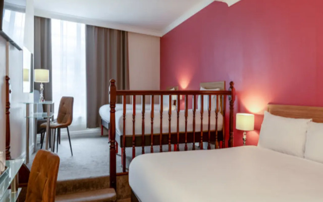 Britannia Sachas Hotel