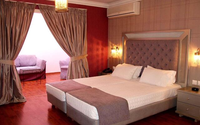 Delphi Art Hotel