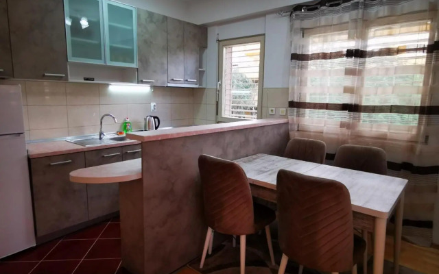 Splendid Two Bedroom Apartment Anastas Mitrev 25