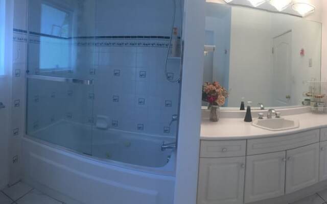 Warm and Sweet Room in West Vancouver