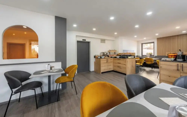 Kyrr Smart Mountain Retreat