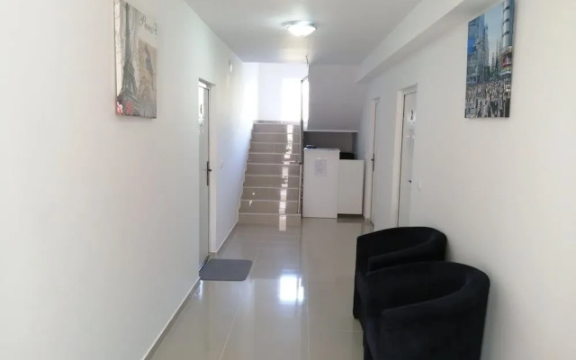 Airport Belgrade Rest Apartments Hotel