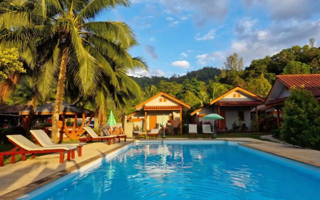 Khaolak Banana Bungalow
