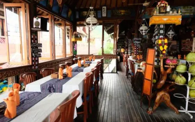 Kerti Beach Bungalow and Restaurant