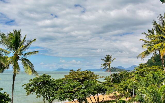 Beachfront Apartments on Trinity Beach