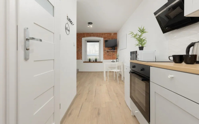 White Studio in City Center by Renters