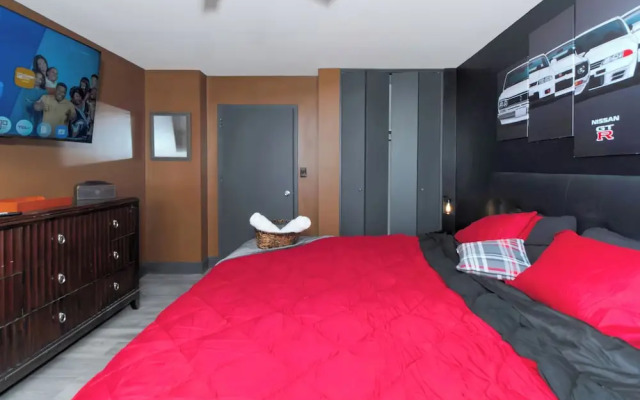Spacious 3BR DTWN Condo with Pool
