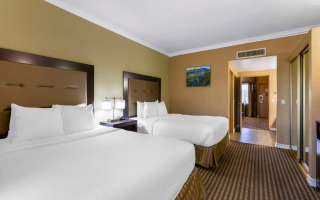 Best Western Royal Sun Inn & Suites