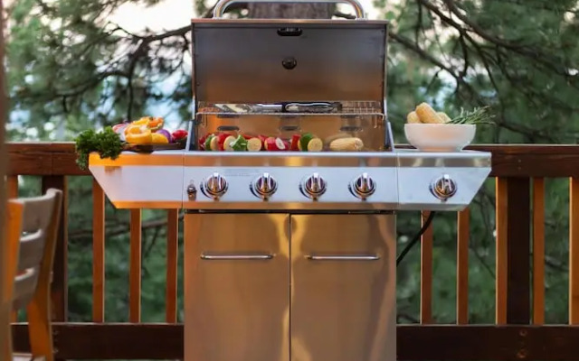 Wildwood by AvantStay   Cabin w/ 3 Decks, Ping Pong, Fire Pits, & Outdoor Grill