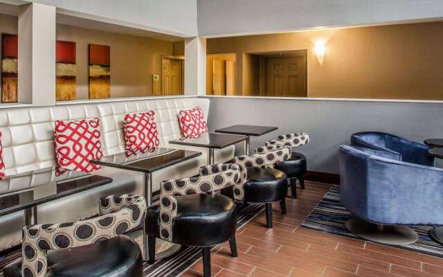 Quality Suites Nashville Airport