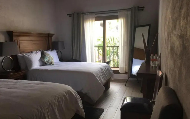 Hotel Concierge Flor y Canto
