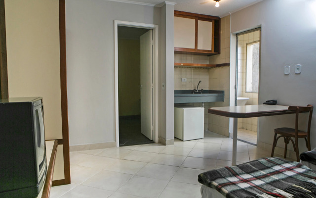 Central Plaza Flat