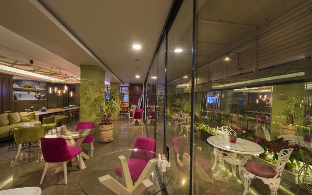 Nun Hotel Lara