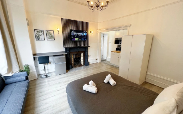 Erin Court Mansion -Suite 10